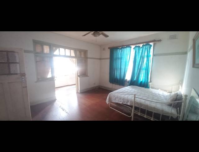 1.5 BEDROOM FLAT FOR SALE IN GLENWOOD